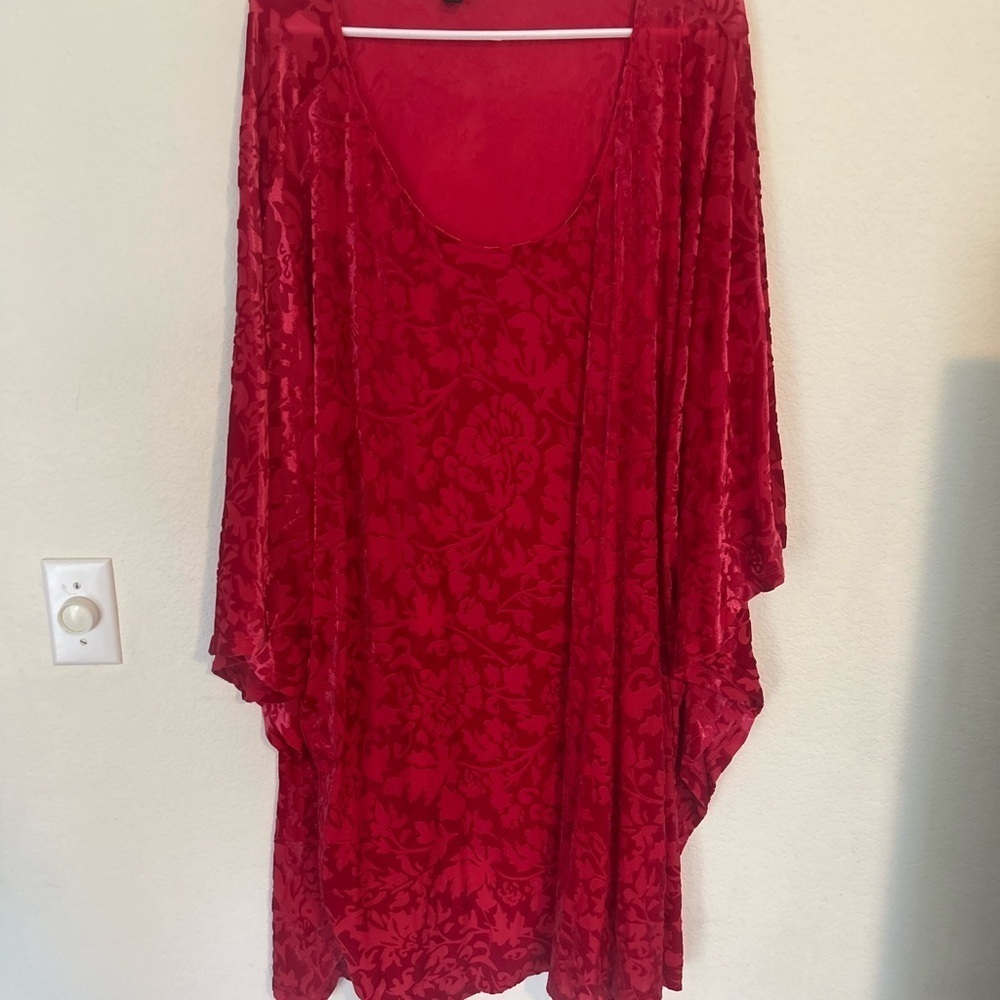 Ellos Size 4X Red Lux Velvet Burnout
Poncho Silhouette Tunic Cover Plus - Picture 4 of 10